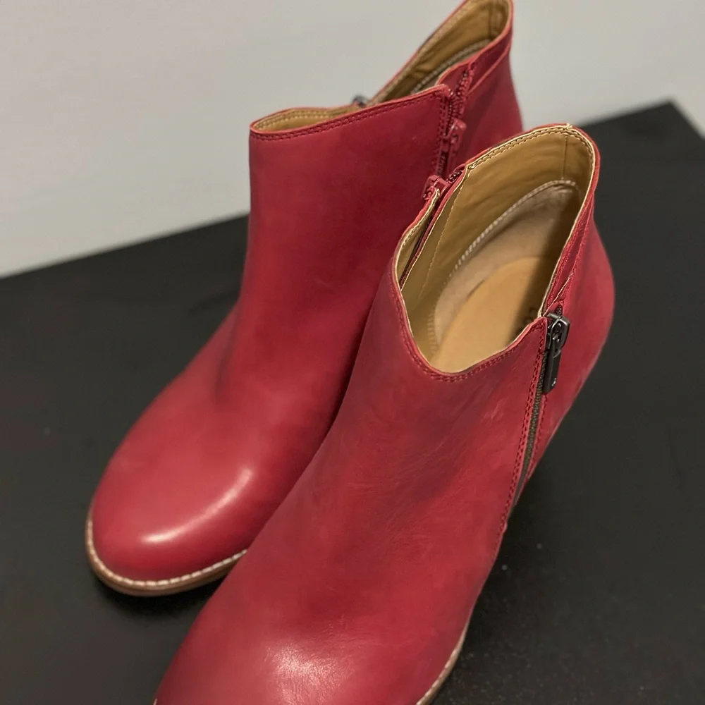 Lucky Brand Booties - Picture 2 of 4